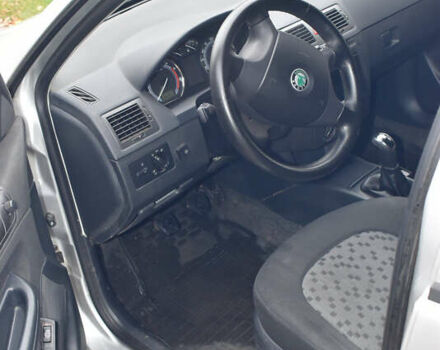 Серый Шкода Фабия, объемом двигателя 1.2 л и пробегом 240 тыс. км за 3500 $, фото 18 на Automoto.ua