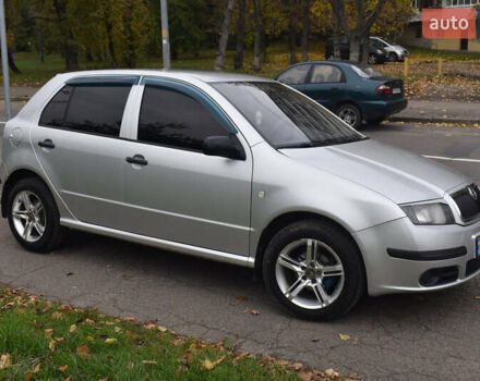 Серый Шкода Фабия, объемом двигателя 1.2 л и пробегом 240 тыс. км за 3500 $, фото 2 на Automoto.ua