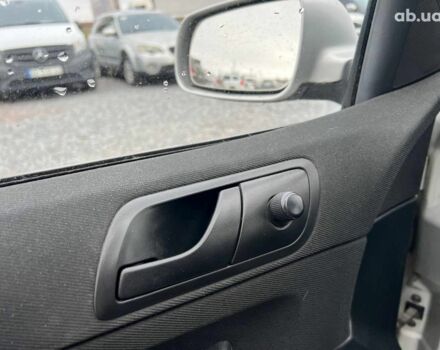 Серый Шкода Фабия, объемом двигателя 1.2 л и пробегом 243 тыс. км за 3390 $, фото 16 на Automoto.ua