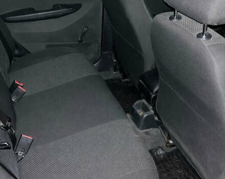 Серый Шкода Фабия, объемом двигателя 1.2 л и пробегом 193 тыс. км за 4000 $, фото 12 на Automoto.ua