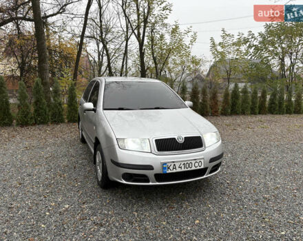 Серый Шкода Фабия, объемом двигателя 1.4 л и пробегом 147 тыс. км за 5600 $, фото 4 на Automoto.ua