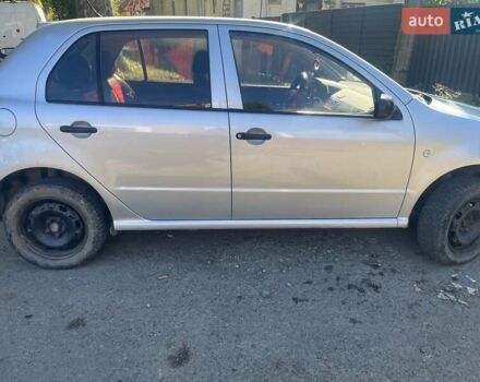 Серый Шкода Фабия, объемом двигателя 1.4 л и пробегом 190 тыс. км за 3800 $, фото 4 на Automoto.ua