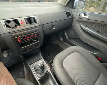 Серый Шкода Фабия, объемом двигателя 1.4 л и пробегом 147 тыс. км за 5600 $, фото 22 на Automoto.ua