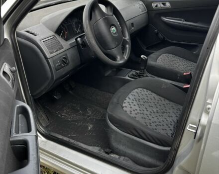 Серый Шкода Фабия, объемом двигателя 1.2 л и пробегом 309 тыс. км за 1900 $, фото 4 на Automoto.ua