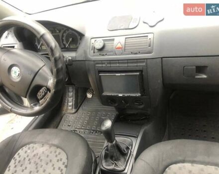 Сірий Шкода Фабія, об'ємом двигуна 1.2 л та пробігом 180 тис. км за 2500 $, фото 4 на Automoto.ua