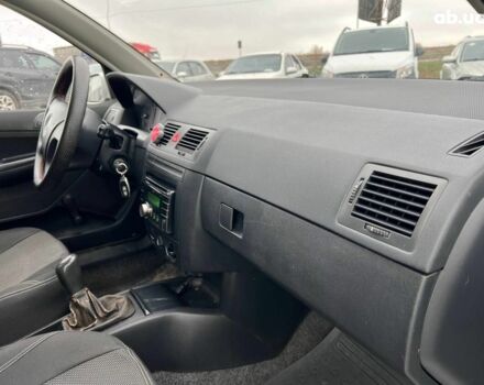 Серый Шкода Фабия, объемом двигателя 1.2 л и пробегом 243 тыс. км за 3390 $, фото 31 на Automoto.ua