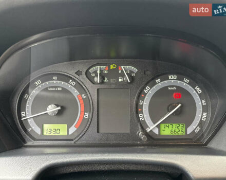 Серый Шкода Фабия, объемом двигателя 1.4 л и пробегом 147 тыс. км за 5600 $, фото 23 на Automoto.ua