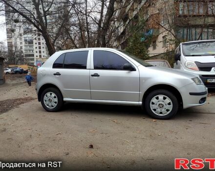 Шкода Фабия 2006 в Киеве на Automoto.ua Серый Шкода Фабия, объемом двигателя 1.2 л и пробегом 317 тыс. км за 3300 $, фото 1 на Automoto.ua