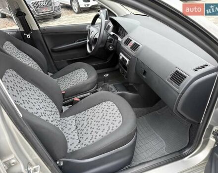 Серый Шкода Фабия, объемом двигателя 0 л и пробегом 46 тыс. км за 4900 $, фото 28 на Automoto.ua