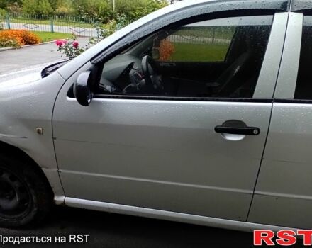 Серый Шкода Фабия, объемом двигателя 1.2 л и пробегом 235 тыс. км за 3000 $, фото 2 на Automoto.ua