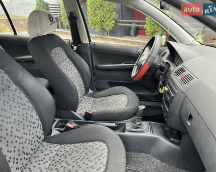 Серый Шкода Фабия, объемом двигателя 1.2 л и пробегом 215 тыс. км за 3500 $, фото 8 на Automoto.ua
