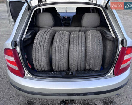 Серый Шкода Фабия, объемом двигателя 1.2 л и пробегом 188 тыс. км за 2200 $, фото 5 на Automoto.ua