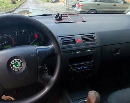 Серый Шкода Фабия, объемом двигателя 1.4 л и пробегом 288 тыс. км за 3600 $, фото 7 на Automoto.ua