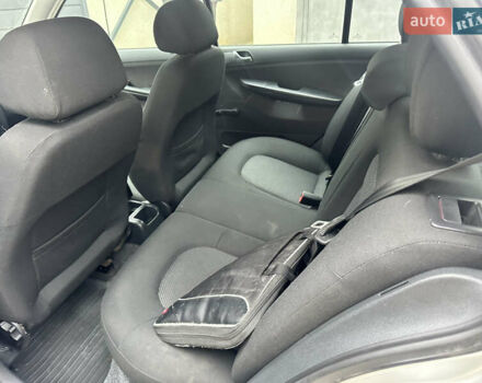 Сірий Шкода Фабія, об'ємом двигуна 1.4 л та пробігом 178 тис. км за 3899 $, фото 7 на Automoto.ua