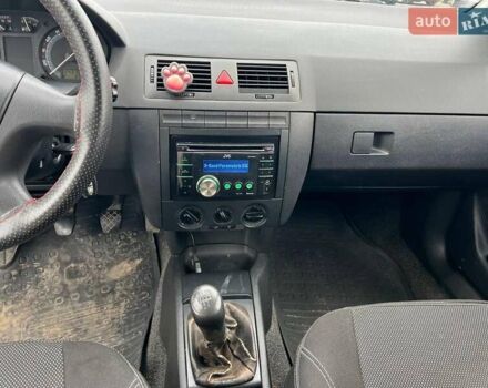 Серый Шкода Фабия, объемом двигателя 1.2 л и пробегом 243 тыс. км за 3390 $, фото 25 на Automoto.ua