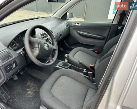 Сірий Шкода Фабія, об'ємом двигуна 1.4 л та пробігом 178 тис. км за 3899 $, фото 17 на Automoto.ua