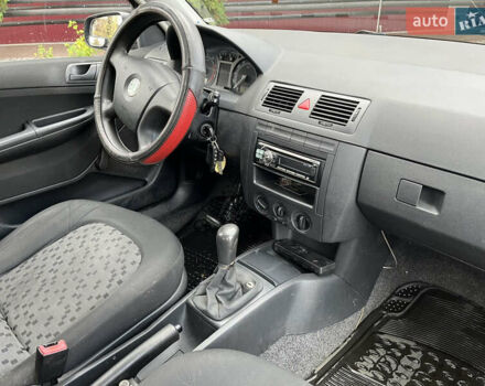 Серый Шкода Фабия, объемом двигателя 1.2 л и пробегом 215 тыс. км за 3500 $, фото 11 на Automoto.ua