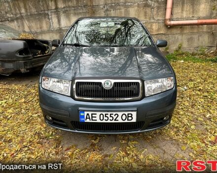 Серый Шкода Фабия, объемом двигателя 1.4 л и пробегом 188 тыс. км за 5500 $, фото 1 на Automoto.ua