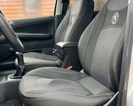 Серый Шкода Фабия, объемом двигателя 1.2 л и пробегом 240 тыс. км за 2450 $, фото 8 на Automoto.ua