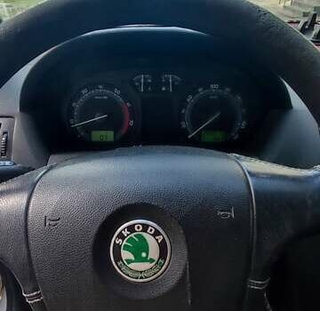 Серый Шкода Фабия, объемом двигателя 1.4 л и пробегом 288 тыс. км за 3600 $, фото 6 на Automoto.ua