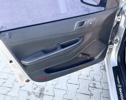 Сірий Шкода Фабія, об'ємом двигуна 1.2 л та пробігом 322 тис. км за 3150 $, фото 10 на Automoto.ua