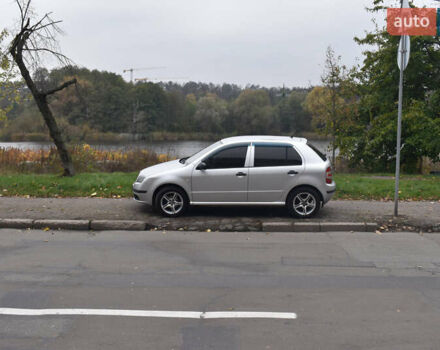 Серый Шкода Фабия, объемом двигателя 1.2 л и пробегом 240 тыс. км за 3500 $, фото 21 на Automoto.ua