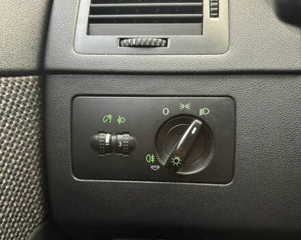 Серый Шкода Фабия, объемом двигателя 1.4 л и пробегом 147 тыс. км за 5600 $, фото 39 на Automoto.ua