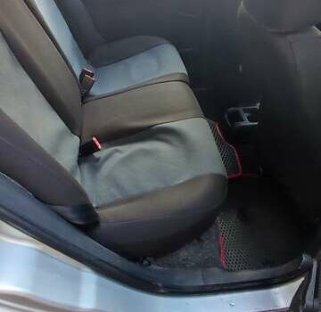 Серый Шкода Фабия, объемом двигателя 1.4 л и пробегом 288 тыс. км за 3600 $, фото 4 на Automoto.ua