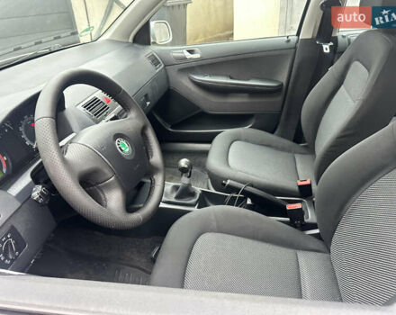 Сірий Шкода Фабія, об'ємом двигуна 1.4 л та пробігом 178 тис. км за 3899 $, фото 4 на Automoto.ua