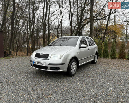 Серый Шкода Фабия, объемом двигателя 1.4 л и пробегом 147 тыс. км за 5600 $, фото 1 на Automoto.ua