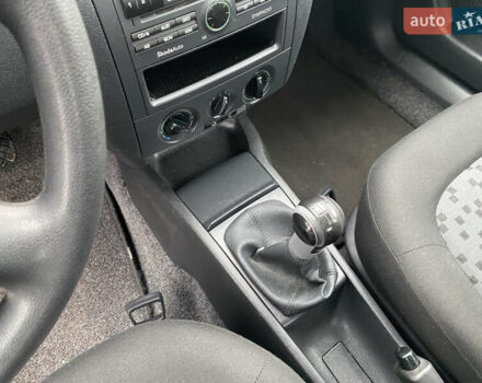 Серый Шкода Фабия, объемом двигателя 1.4 л и пробегом 96 тыс. км за 4900 $, фото 15 на Automoto.ua