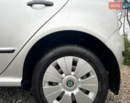 Серый Шкода Фабия, объемом двигателя 1.4 л и пробегом 147 тыс. км за 5600 $, фото 32 на Automoto.ua