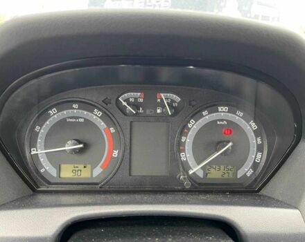 Серый Шкода Фабия, объемом двигателя 1.2 л и пробегом 243 тыс. км за 3390 $, фото 15 на Automoto.ua