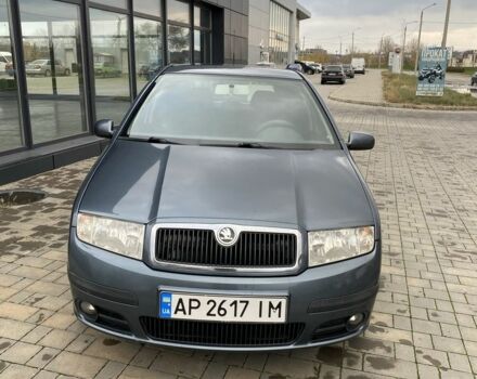 Серый Шкода Фабия, объемом двигателя 1.4 л и пробегом 293 тыс. км за 4200 $, фото 2 на Automoto.ua