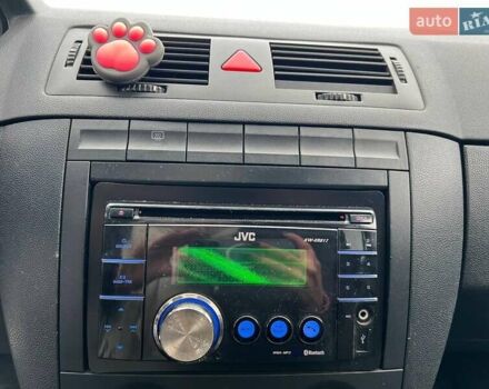 Серый Шкода Фабия, объемом двигателя 1.2 л и пробегом 243 тыс. км за 3390 $, фото 24 на Automoto.ua