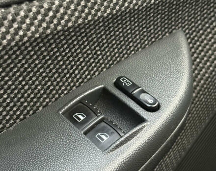 Серый Шкода Фабия, объемом двигателя 1.4 л и пробегом 147 тыс. км за 5600 $, фото 38 на Automoto.ua