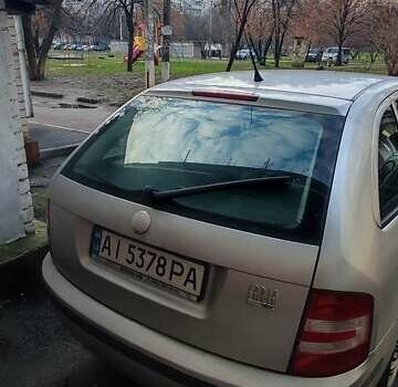 Серый Шкода Фабия, объемом двигателя 1.4 л и пробегом 288 тыс. км за 3600 $, фото 2 на Automoto.ua