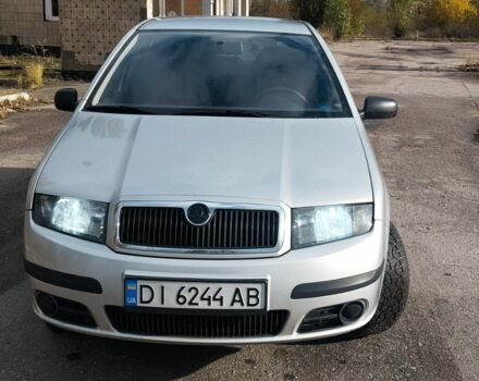 Серый Шкода Фабия, объемом двигателя 1.2 л и пробегом 391 тыс. км за 3499 $, фото 2 на Automoto.ua