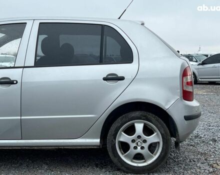 Серый Шкода Фабия, объемом двигателя 1.2 л и пробегом 243 тыс. км за 3390 $, фото 3 на Automoto.ua