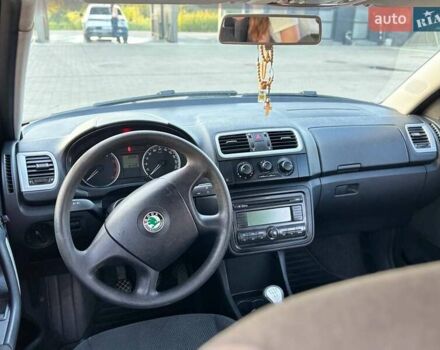 Серый Шкода Фабия, объемом двигателя 1.2 л и пробегом 181 тыс. км за 4500 $, фото 12 на Automoto.ua