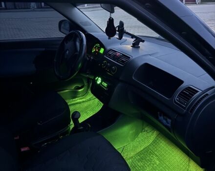 Серый Шкода Фабия, объемом двигателя 1.2 л и пробегом 178 тыс. км за 4500 $, фото 7 на Automoto.ua