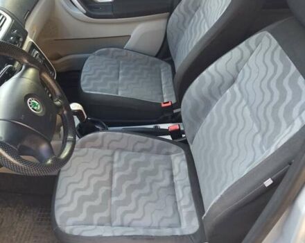 Серый Шкода Фабия, объемом двигателя 1.2 л и пробегом 195 тыс. км за 3900 $, фото 14 на Automoto.ua