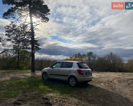 Сірий Шкода Фабія, об'ємом двигуна 1.6 л та пробігом 223 тис. км за 5700 $, фото 1 на Automoto.ua