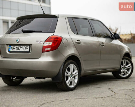 Серый Шкода Фабия, объемом двигателя 1.39 л и пробегом 204 тыс. км за 4900 $, фото 3 на Automoto.ua
