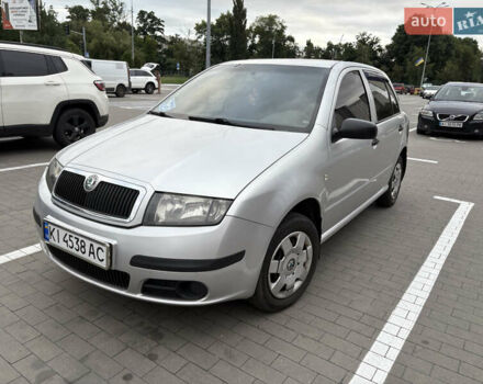Серый Шкода Фабия, объемом двигателя 1.2 л и пробегом 318 тыс. км за 4500 $, фото 3 на Automoto.ua