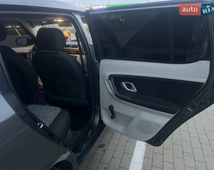 Серый Шкода Фабия, объемом двигателя 1.39 л и пробегом 181 тыс. км за 5400 $, фото 4 на Automoto.ua