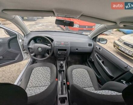 Шкода Фабия 2007 в Киеве на Automoto.ua Серый Шкода Фабия, объемом двигателя 1.2 л и пробегом 101 тыс. км за 4800 $, фото 14 на Automoto.ua
