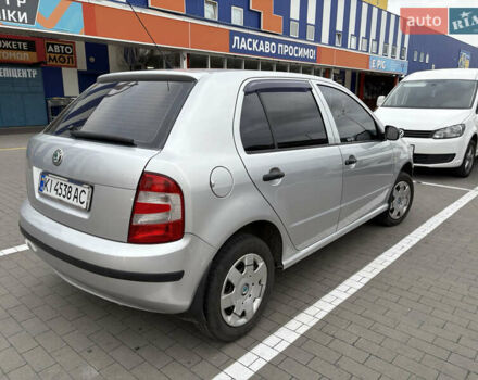 Серый Шкода Фабия, объемом двигателя 1.2 л и пробегом 318 тыс. км за 4500 $, фото 2 на Automoto.ua