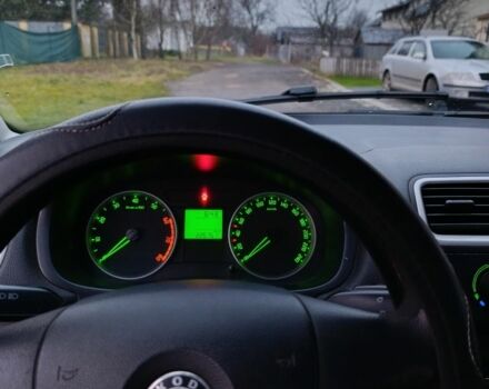 Серый Шкода Фабия, объемом двигателя 1.2 л и пробегом 226 тыс. км за 3125 $, фото 6 на Automoto.ua