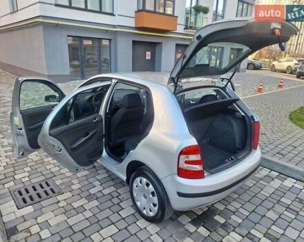 Серый Шкода Фабия, объемом двигателя 1.4 л и пробегом 116 тыс. км за 4650 $, фото 29 на Automoto.ua